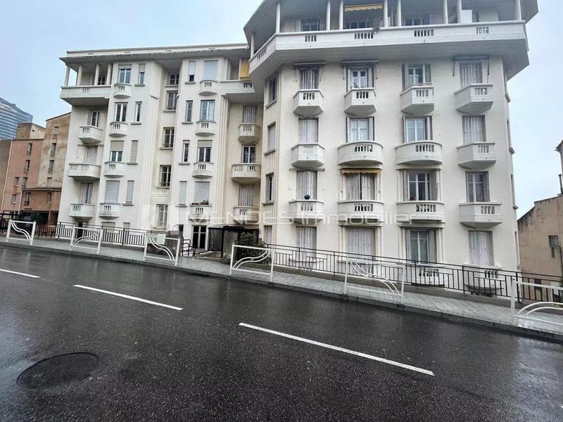 Studio - 21 m² - 1 pièce