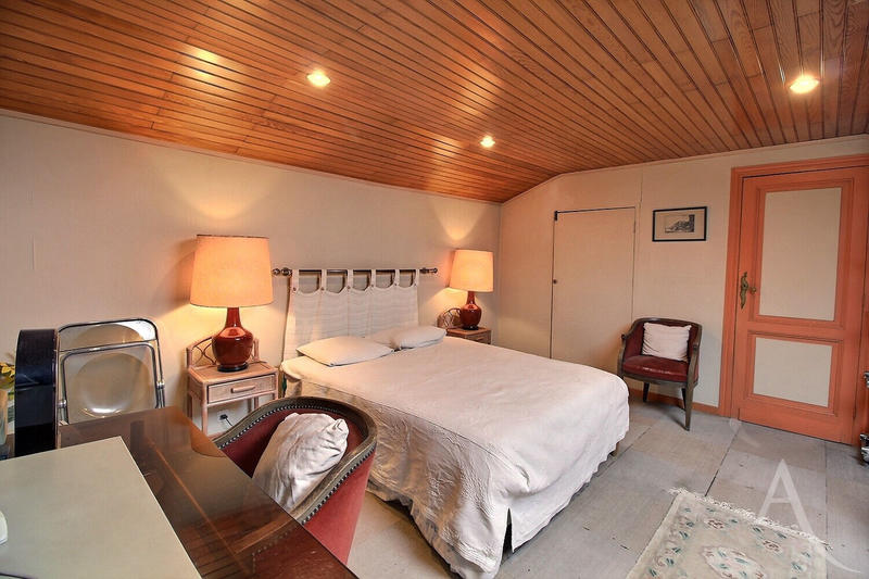 Demeure - 248 m² - 8 pièces