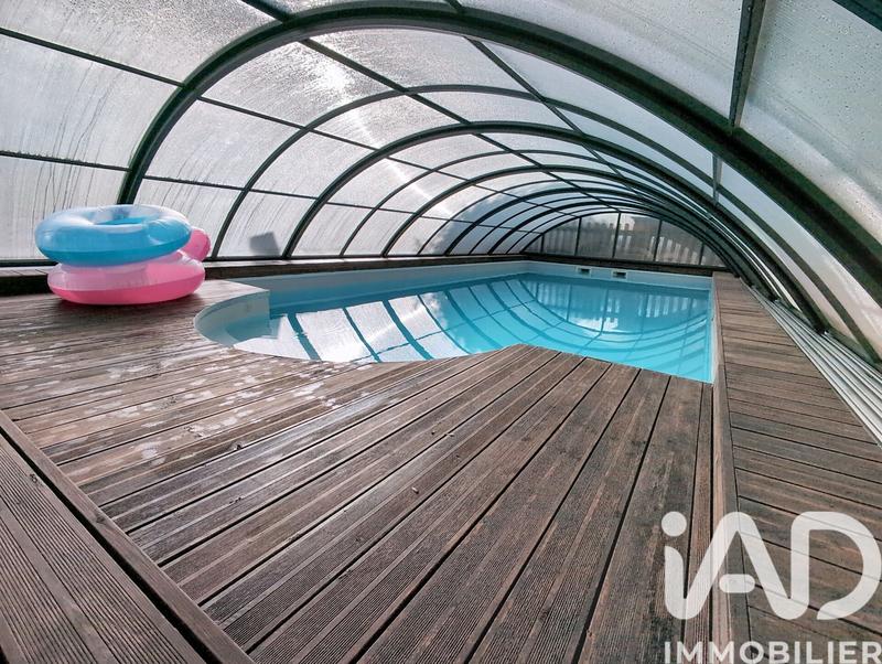 Maison - 374 m² - 17 pièces