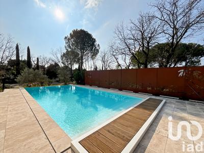 Maison - 216 m² - 7 pièces