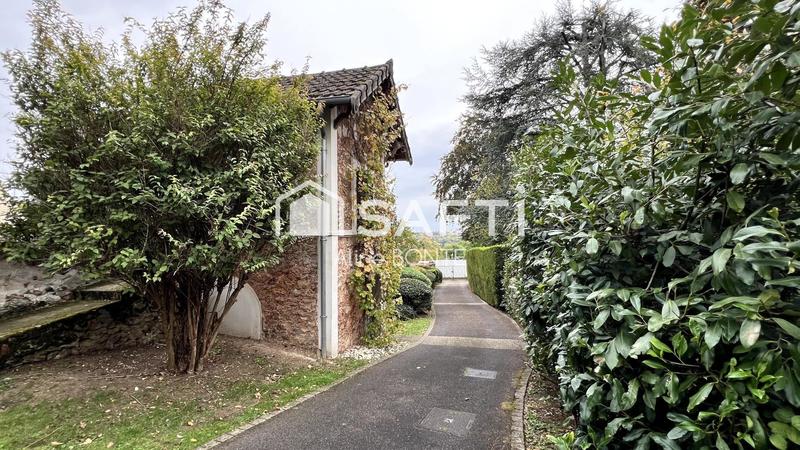 Maison - 312 m² - 7 pièces