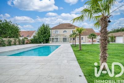 Maison - 300 m² - 7 pièces