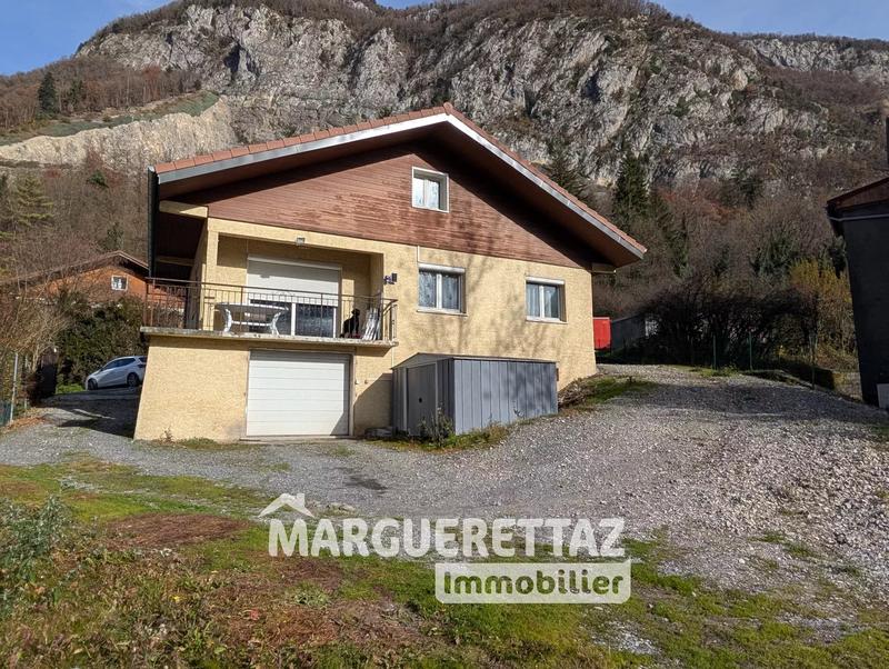 Maison - 200 m² - 4 pièces