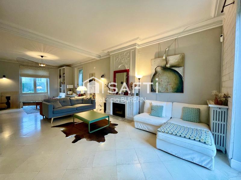 Maison - 184 m² - 7 pièces