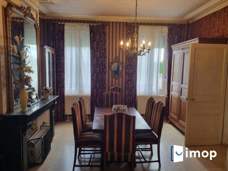 Maison - 230 m² - 7 pièces