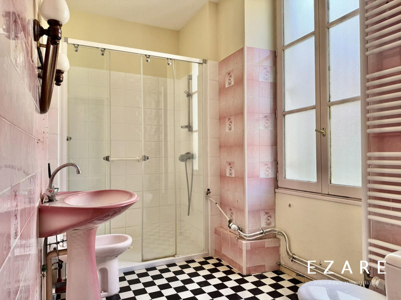 Maison - 225 m² - 6 pièces