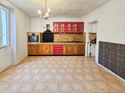 Maison - 182 m² - 8 pièces