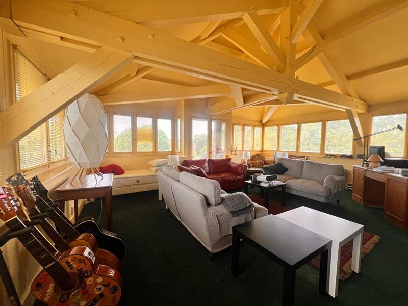 Maison - 270 m² - 6 pièces