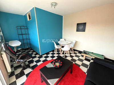 Chambre - 77 m² - 5 pièces
