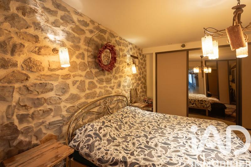 Maison - 423 m² - 8 pièces