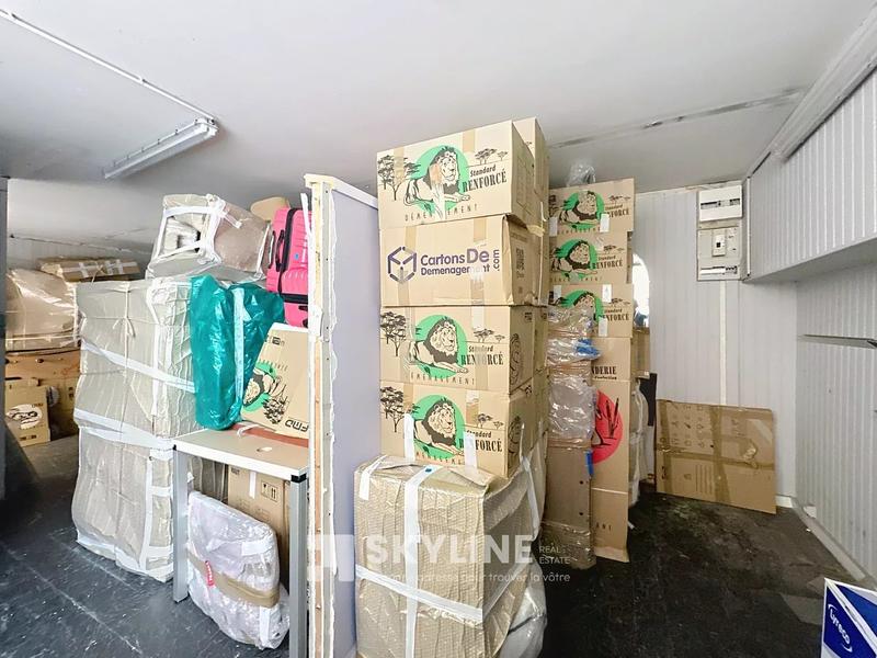 Local d'activités - 101 m² - 5 pièces