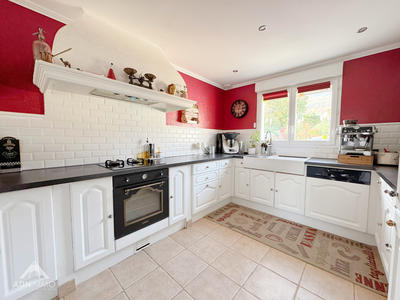 Maison - 140 m² - 5 pièces