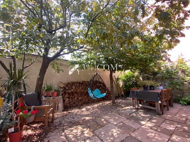 Propriété - 460 m² - 12 pièces