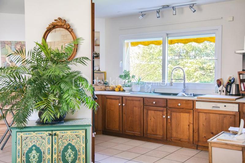 Propriété - 230 m² - 10 pièces