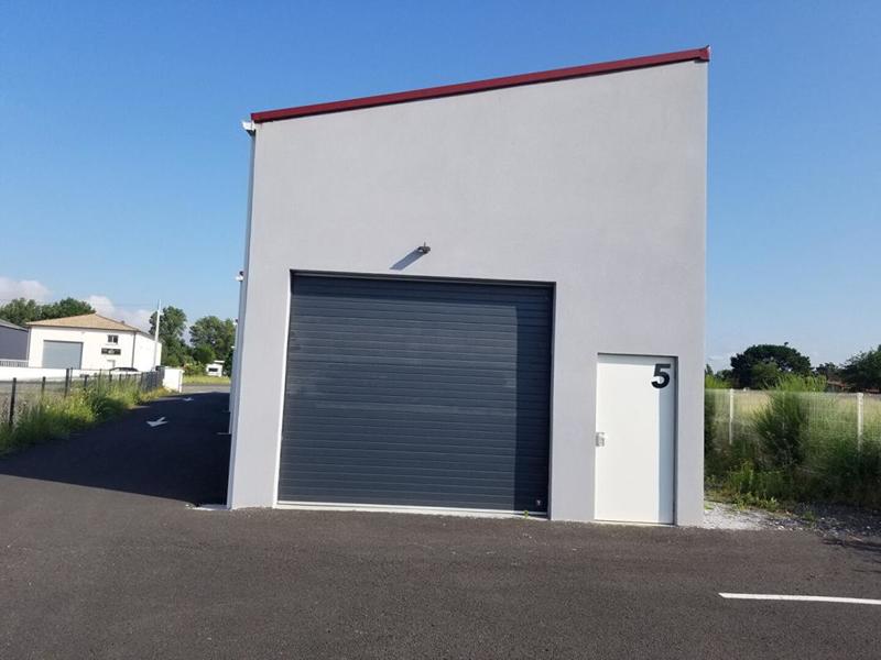 Local d'activité / Entrepôt - 107 m²