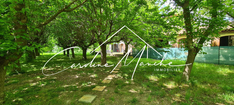 Propriété - 300 m² - 8 pièces