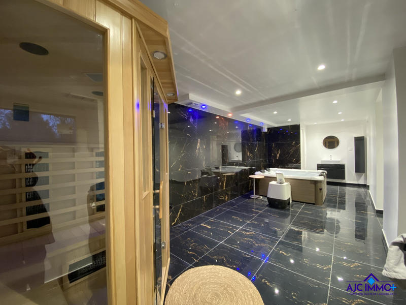 Maison - 130 m² - 6 pièces