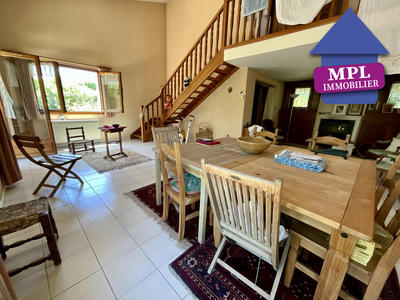 Villa - 165 m² - 12 pièces