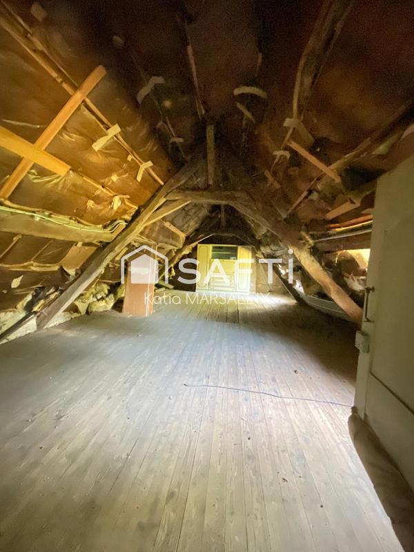 Maison - 239 m² - 9 pièces