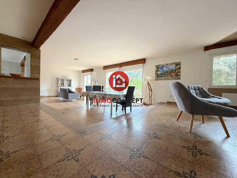 Maison - 186 m² - 7 pièces