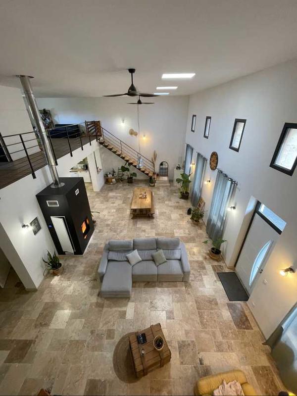 Maison - 300 m² - 5 pièces