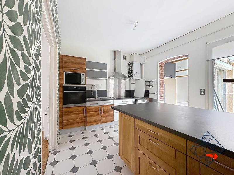 Maison - 97 m² - 5 pièces