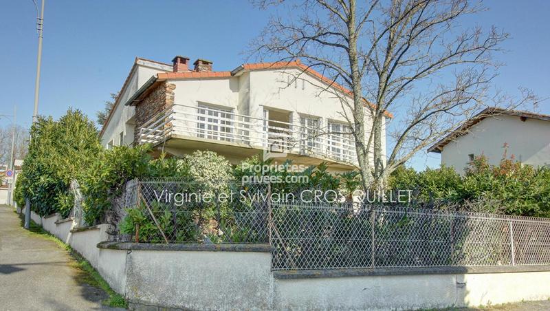 Maison - 196 m² - 7 pièces