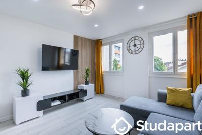 Chambre - 10 m² - 1 pièce