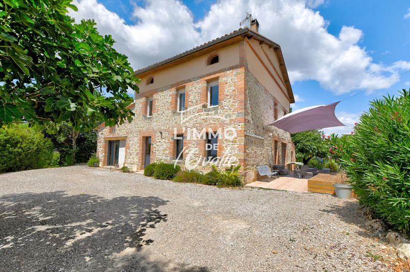 Maison - 282 m² - 8 pièces