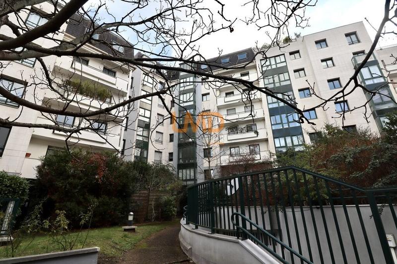Appartement - 96 m² - 5 pièces