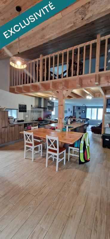 Maison - 230 m² - 6 pièces