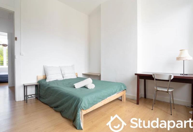 Chambre - 12 m² - 1 pièce