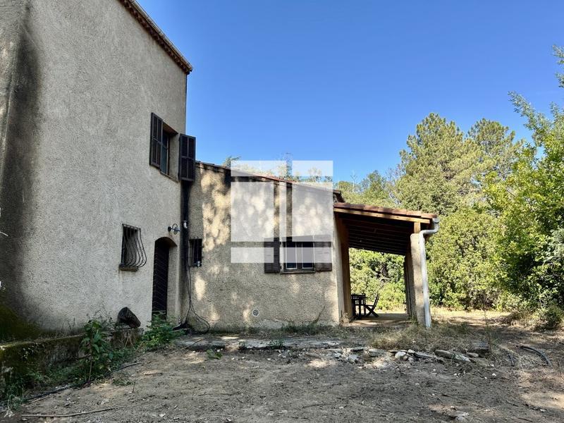 Maison - 260 m² - 9 pièces