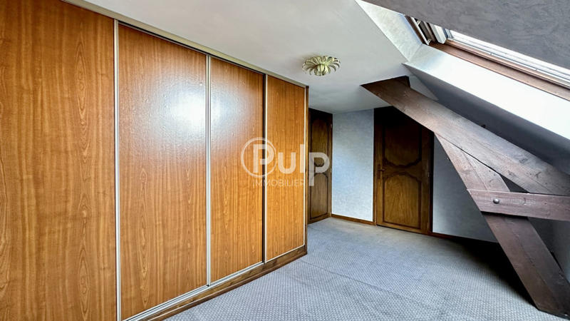 Maison de ville - 121 m² - 9 pièces