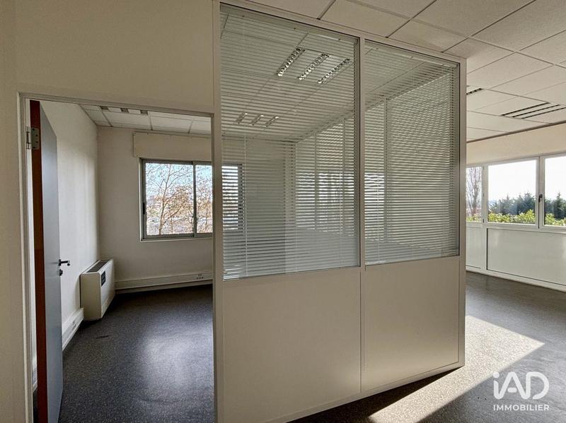 Bureau - 810 m²
