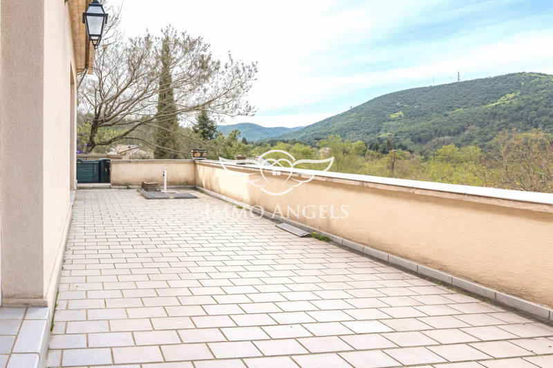 Maison traditionnelle - 135 m² - 7 pièces