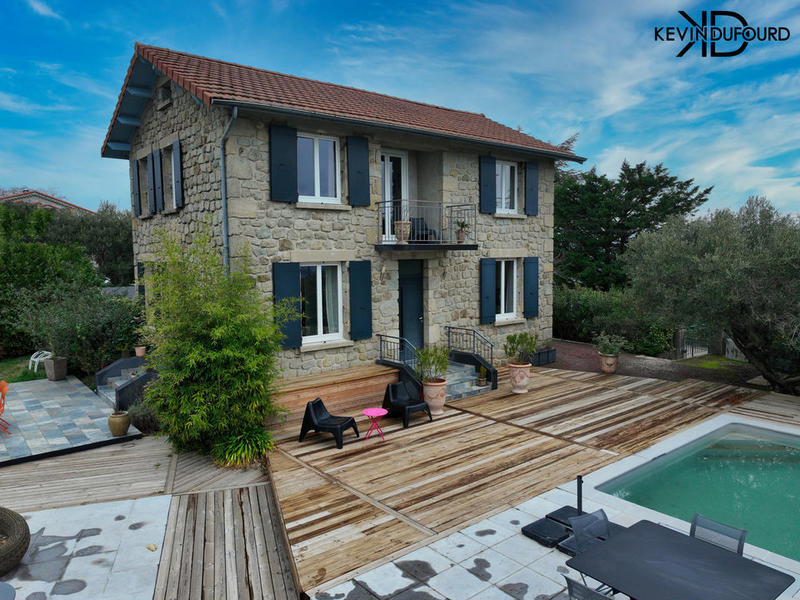 Maison en pierre - 130 m² - 6 pièces