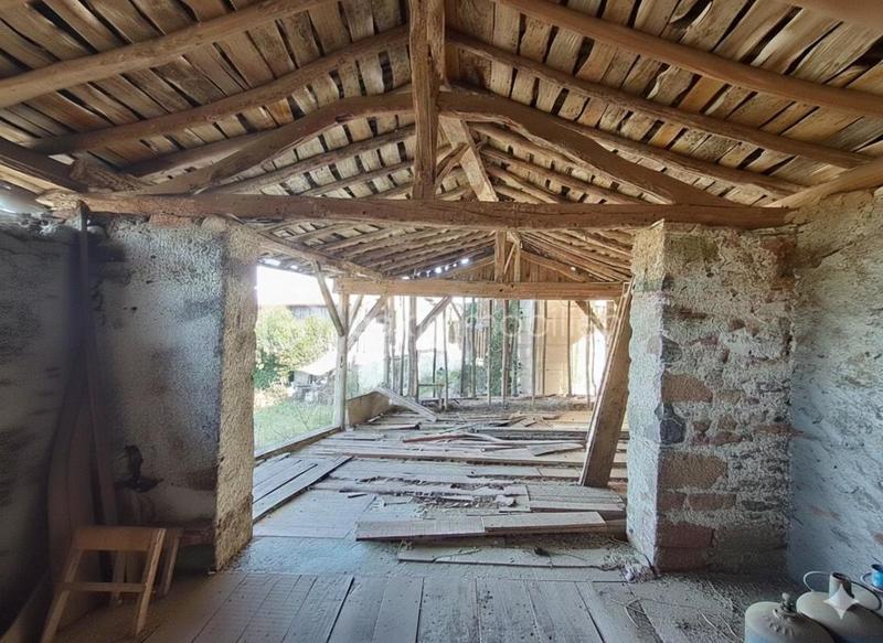 Grange - 150 m² - 2 pièces