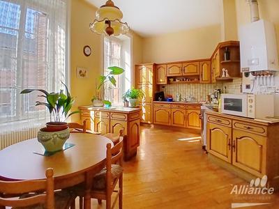 Appartement ancien - 86 m² - 3 pièces