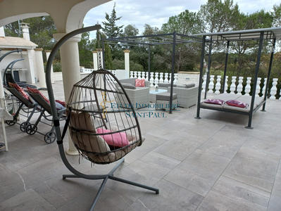 Villa - 245 m² - 9 pièces