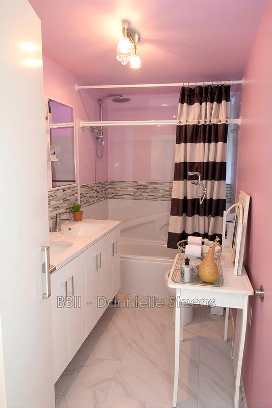 Maison - 340 m² - 12 pièces