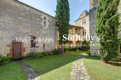 Château - 470 m² - 12 pièces