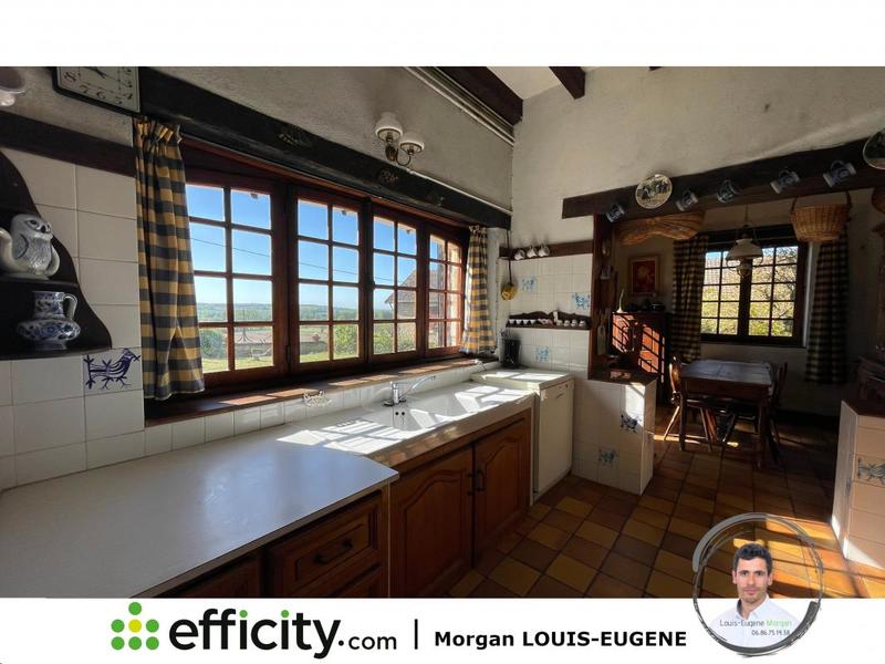 Demeure - 228 m² - 10 pièces