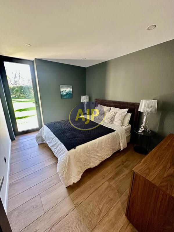 Maison d'architecte - 197 m² - 7 pièces