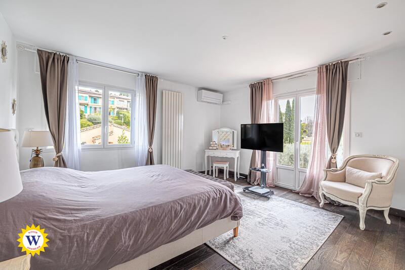 Maison - 198 m² - 7 pièces