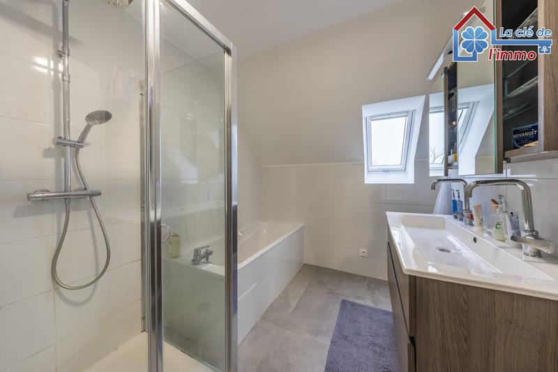 Maison traditionnelle - 99 m² - 6 pièces