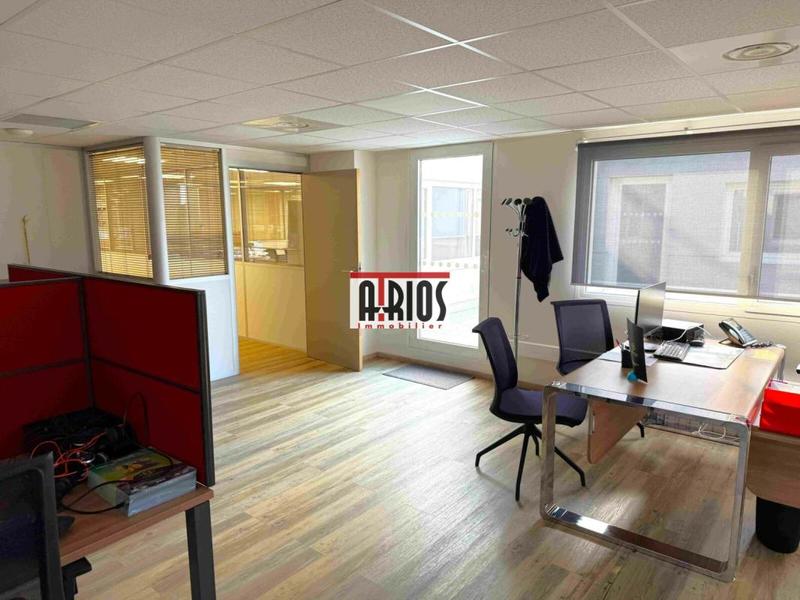 Bureau - 246 m²