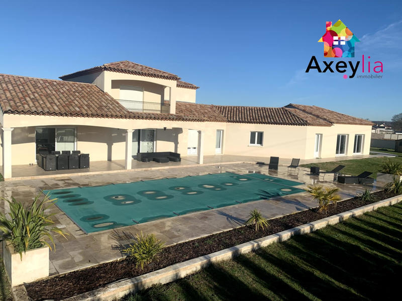 Villa - 332 m² - 11 pièces