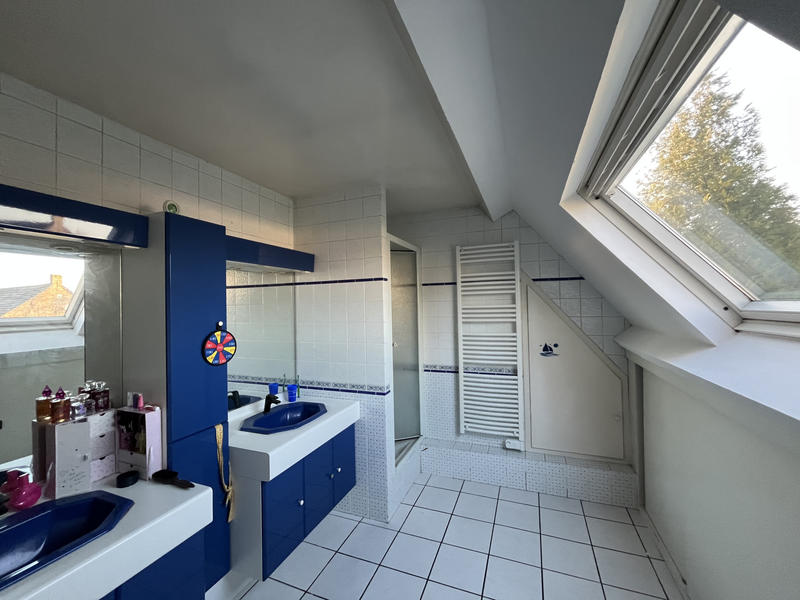 Maison - 140 m² - 8 pièces