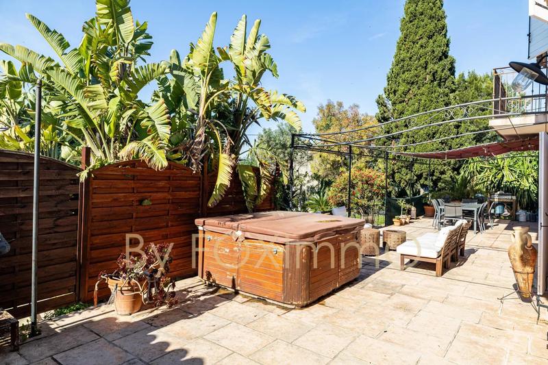 Villa - 225 m² - 6 pièces